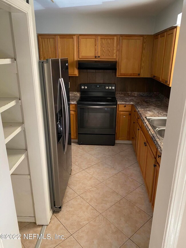 1644 El Camino Rd unit 4, Jacksonville, FL 32216 - photo 3
