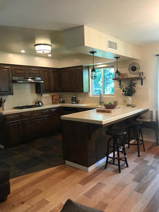 519 Oakmont Ave, Porterville, CA 93257 - photo 7