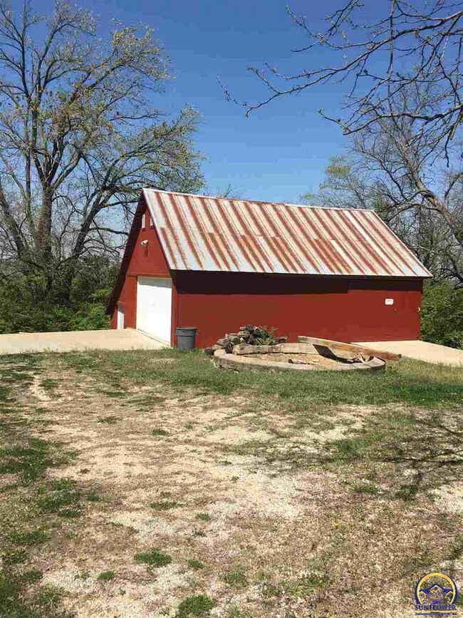 4925 SW Wanamaker Rd, Topeka, KS 66610 - photo 7