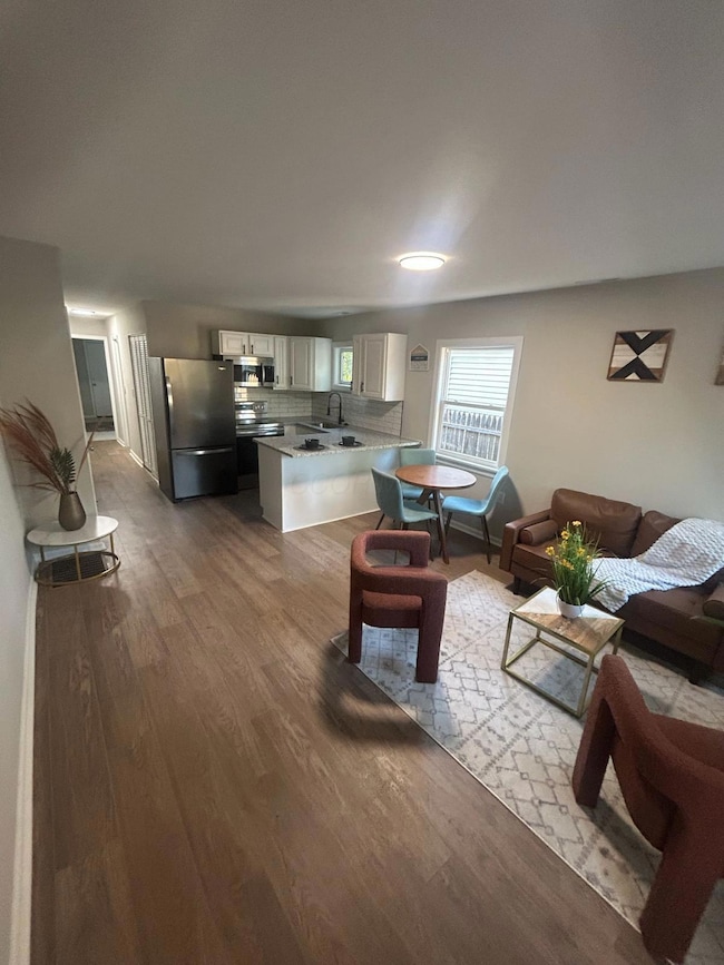 599 Whitethorne Ave, Columbus, OH 43223 - photo 2