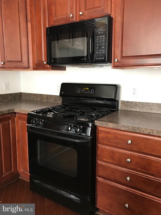 305 Hamilton Ct, Stephens City, VA 22655 - photo 7