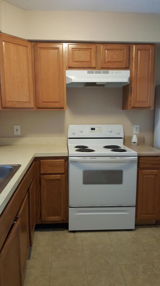 4287 Melissa Ct W, Jacksonville, FL 32210 - photo 3