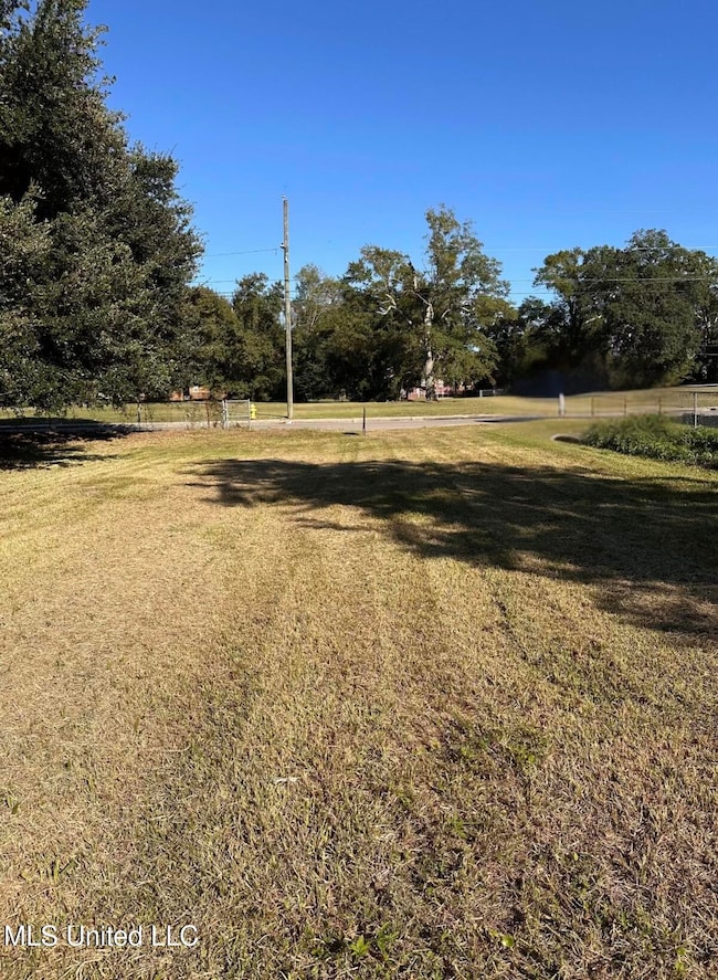 235 Holley St, Biloxi, MS 39530 - photo 7