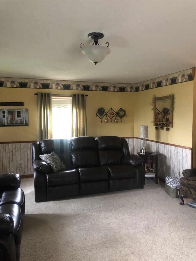 2535 E Markle Rd, Huntington, IN 46750 - photo 2