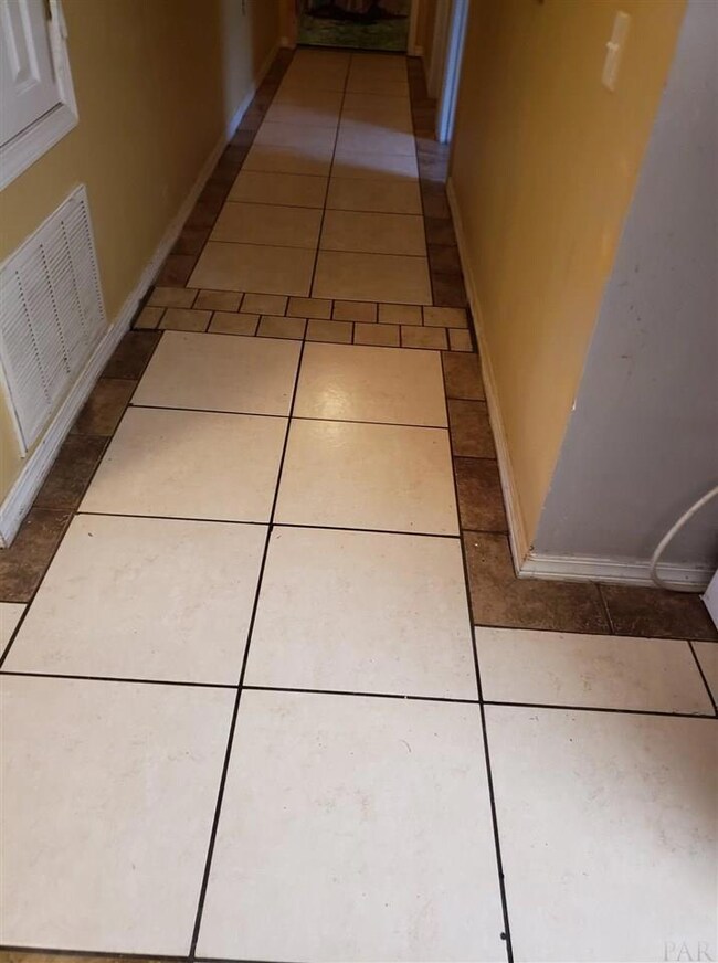 2446 Trailwood Dr, Cantonment, FL 32533 - photo 4