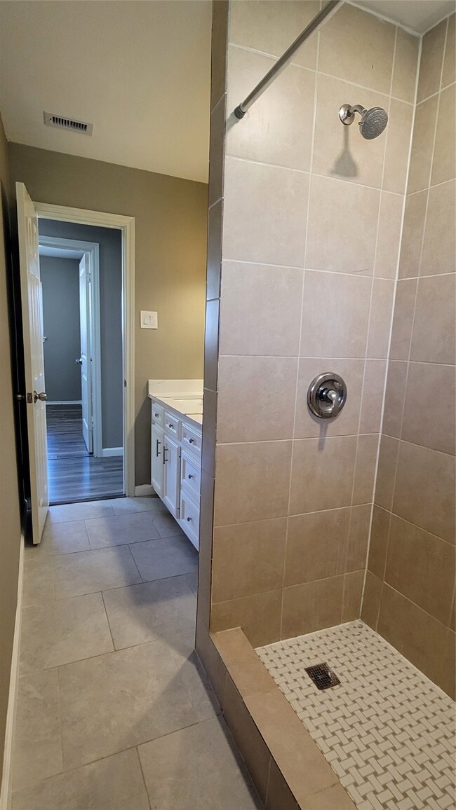 14011 Oak Leaf Ln, Houston, TX 77015 - photo 5