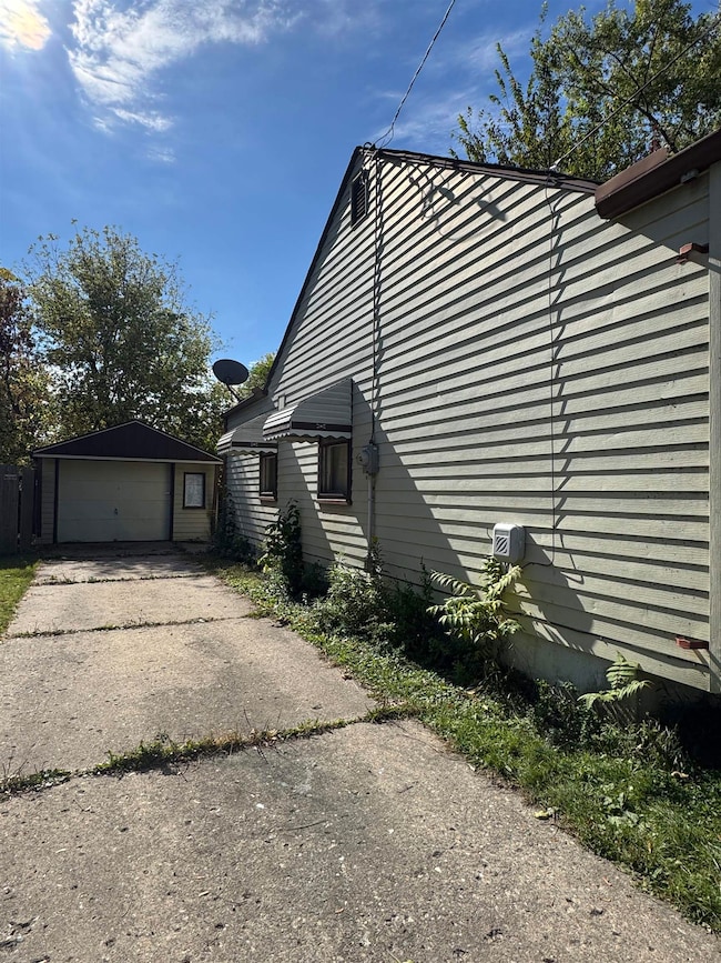 3305 Larchmont St, Flint, MI 48503 - photo 2