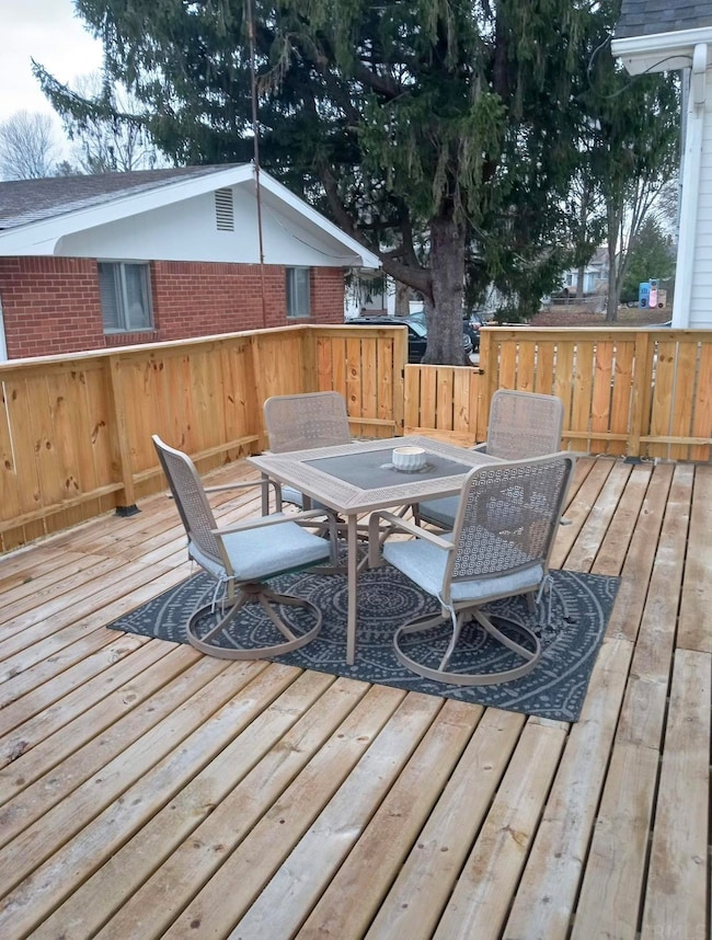 557 E Boone St, Frankfort, IN 46041 - photo 4