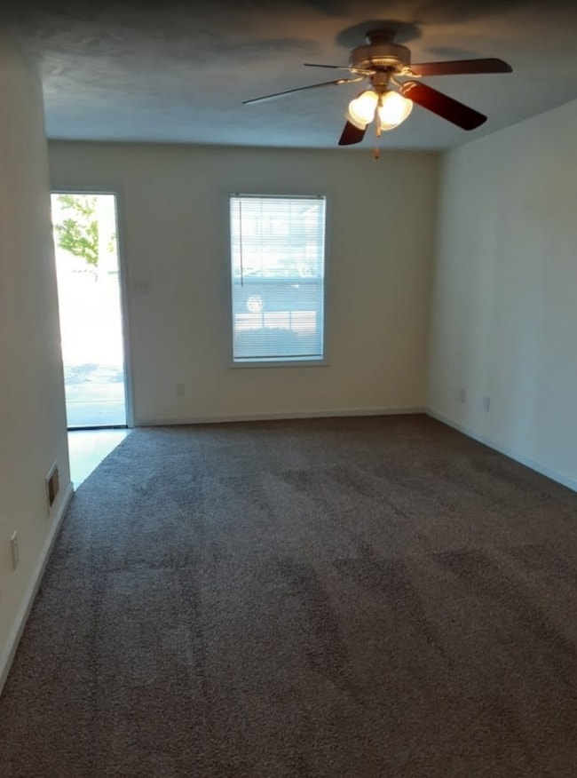 784 Cherrybark Ln unit 2, Clarksville, TN 37040 - photo 4