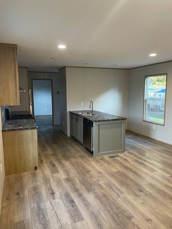 6621 W Ridge Rd unit V17, Fairview, PA 16415 - photo 4