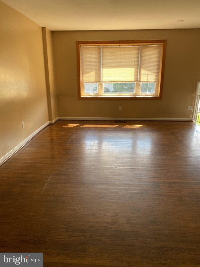 2815 Maxwell St, Philadelphia, PA 19136 - photo 2