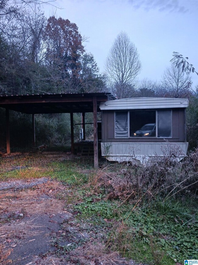 451 10th Ave SW, Graysville, AL 35073 - photo 2