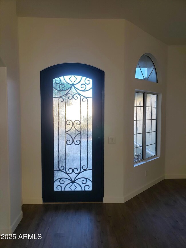mst.entrydoor1