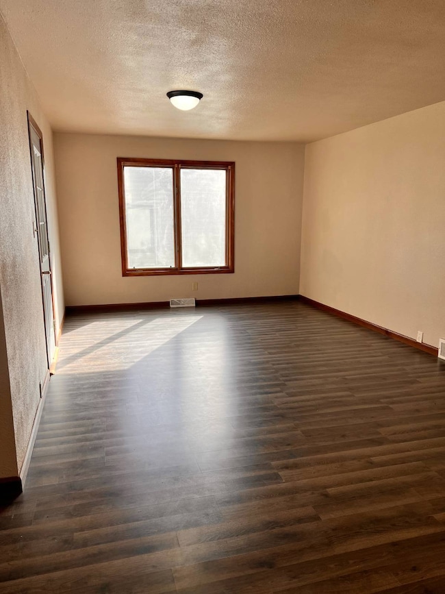 1232 Cheyenne Ave, Alliance, NE 69301 - photo 2