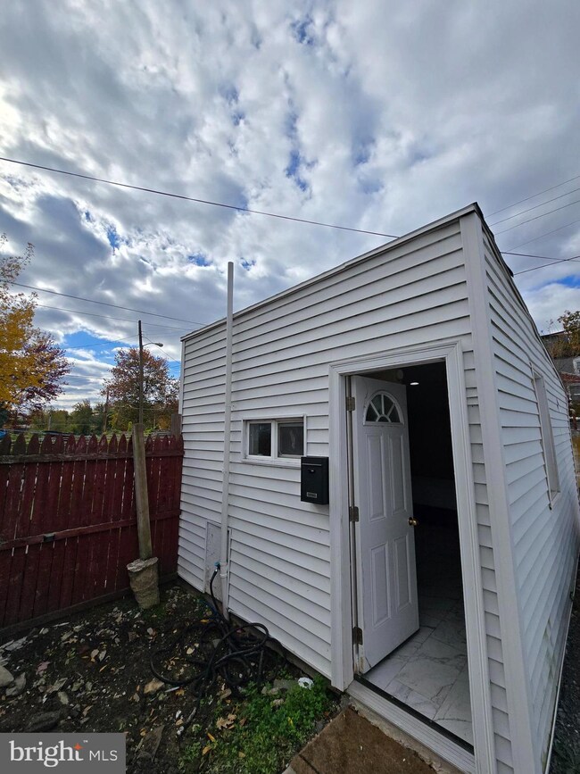 614 Minor St, Reading, PA 19602 - photo 6