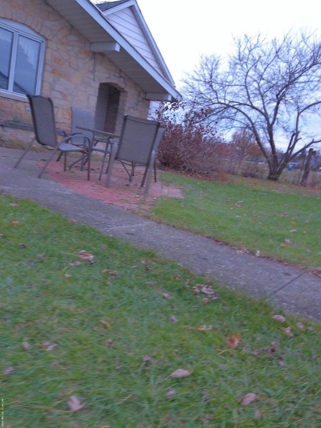 410 E Cherry St, New Bremen, OH 45869 - photo 3