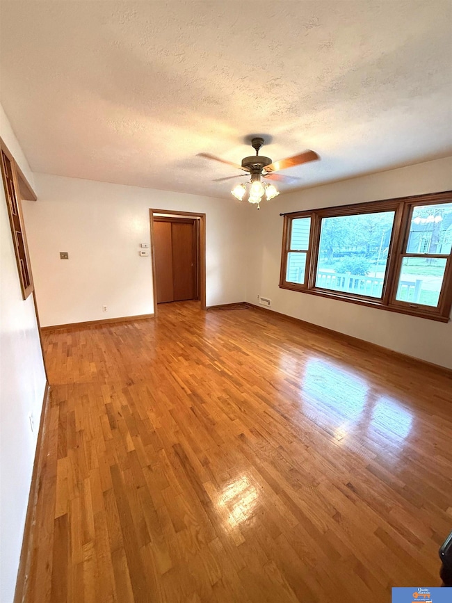 1315 Summit St, Beatrice, NE 68310 - photo 3