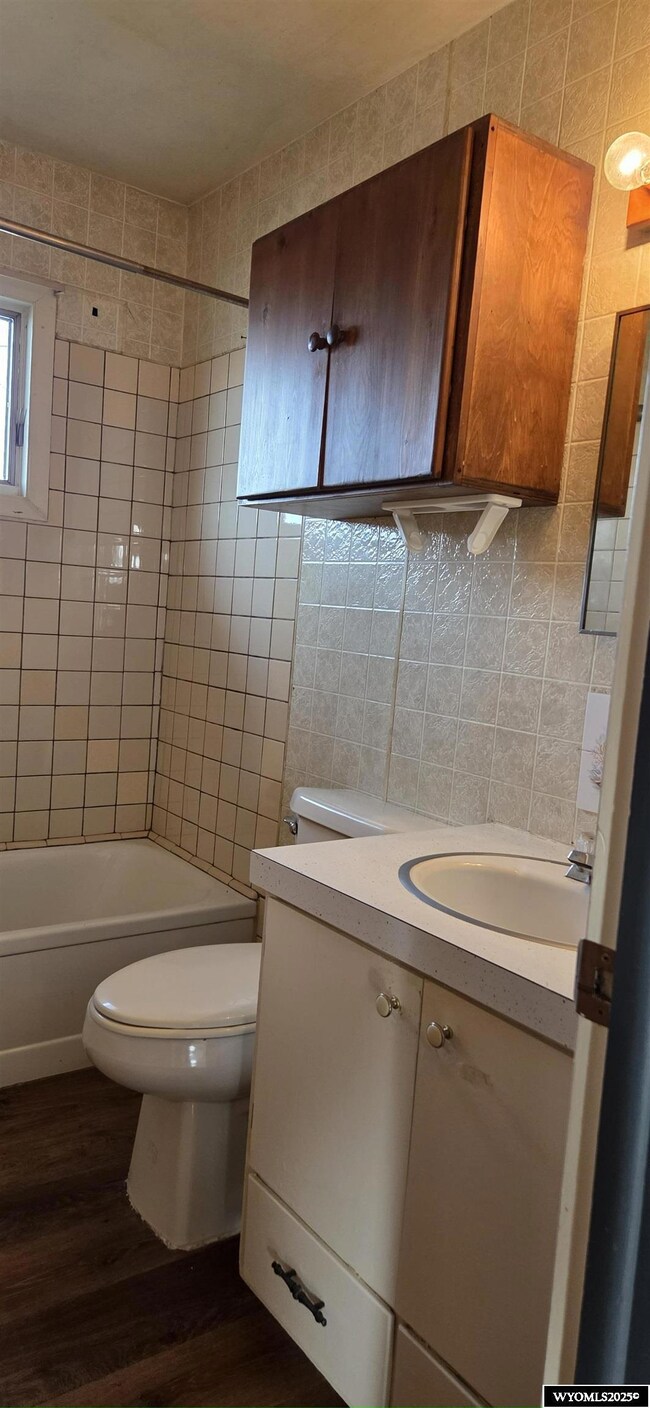 421 & 423 Rupp Ave, Worland, WY 82401 - photo 6