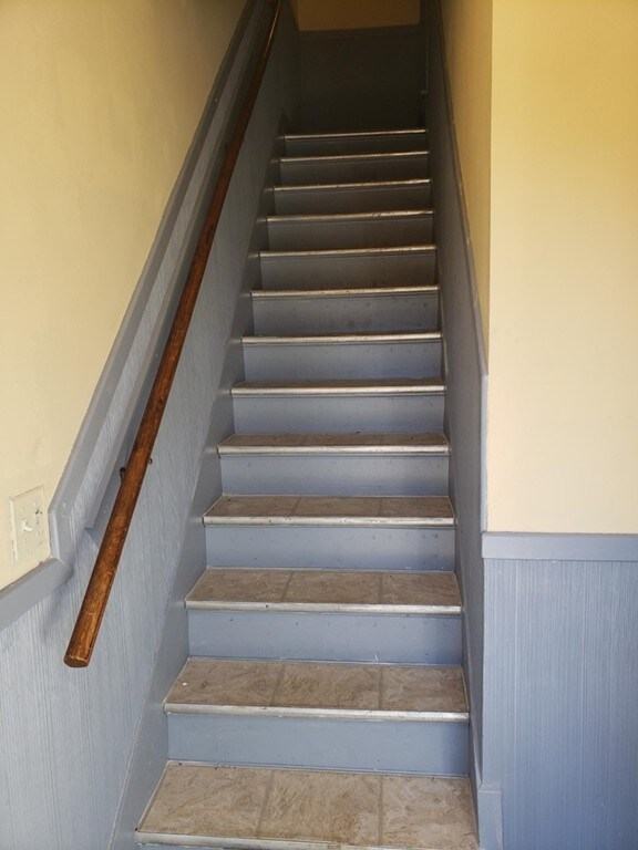 9 Mccaffrey St unit B, Uxbridge, MA 01569 - photo 5