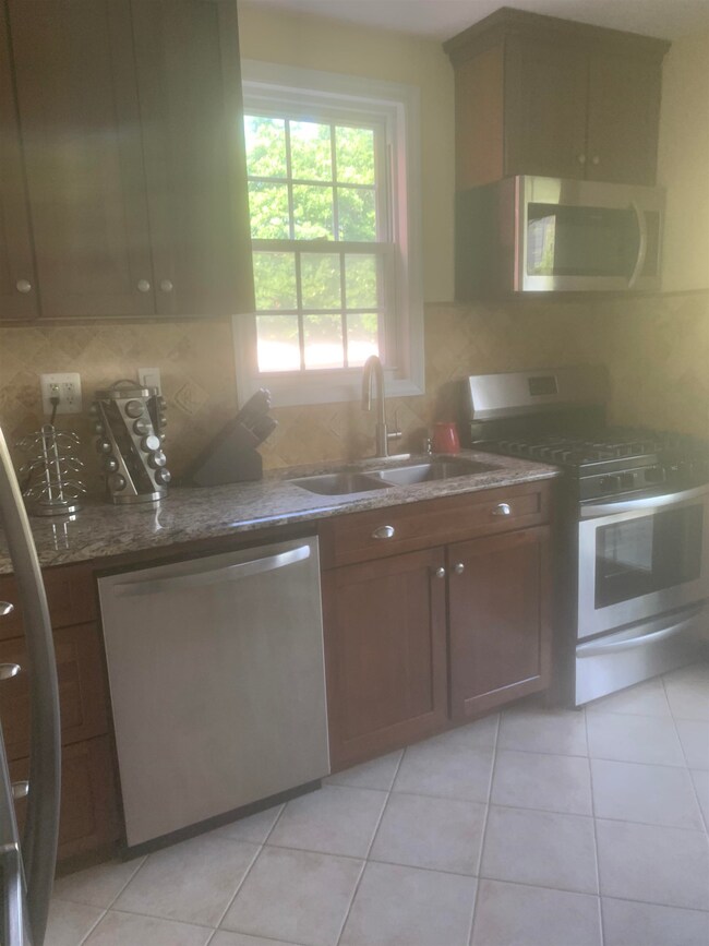 148 Nesbit St, Weehawken, NJ 07086 - photo 2