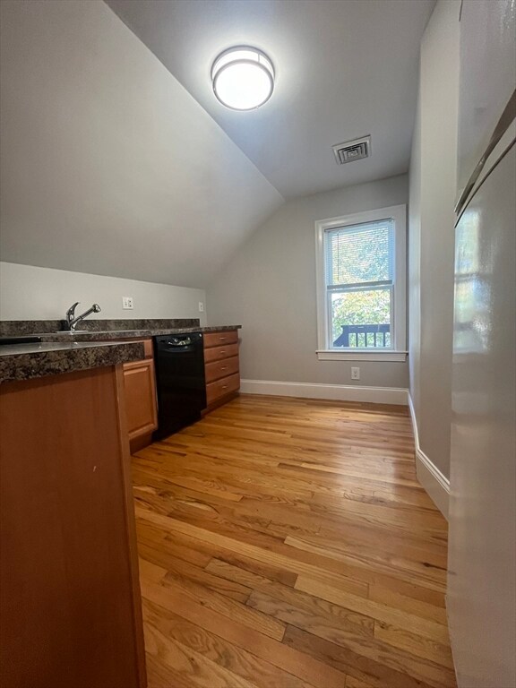 164 Ash St unit 3, Waltham, MA 02453 - photo 4