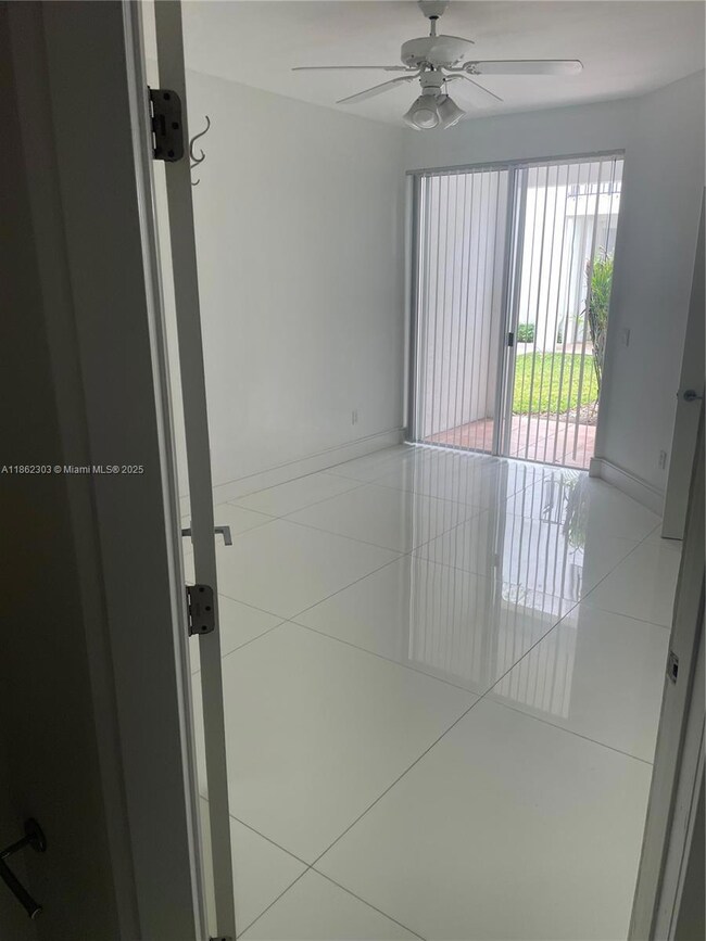 3155 NE 184th St unit 8105, Aventura, FL 33160 - photo 2