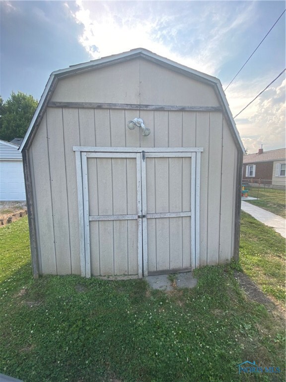 605 Cherry St, Genoa, OH 43430 - photo 3