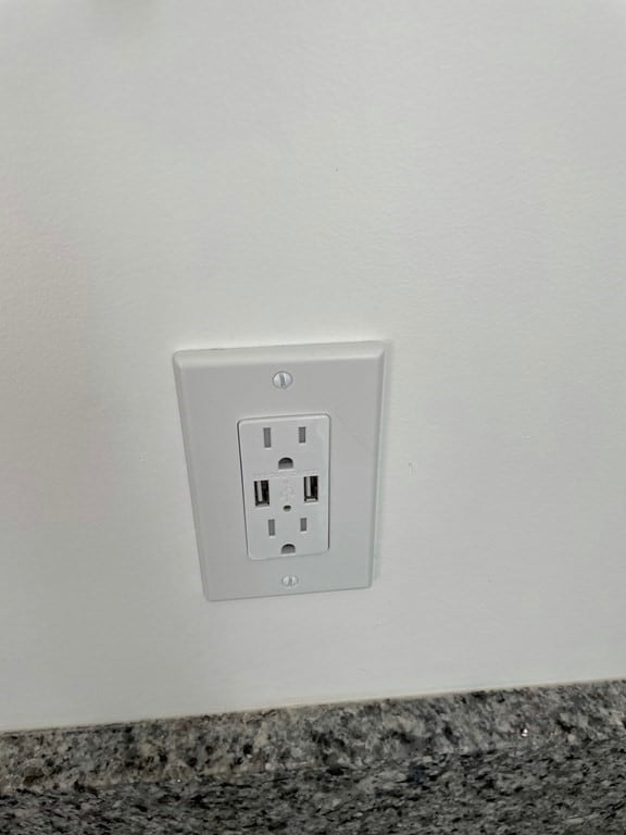 69 N Common St unit 5, Lynn, MA 01902 - photo 4