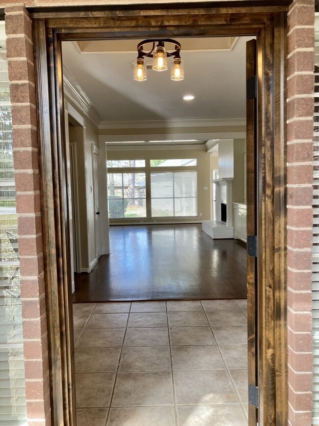 12112 Silver Creek Dr, Houston, TX 77070 - photo 6