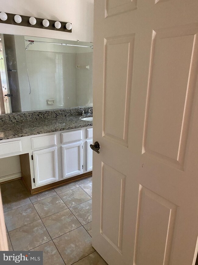 1534 Lincoln Way unit 204, McLean, VA 22102 - photo 6