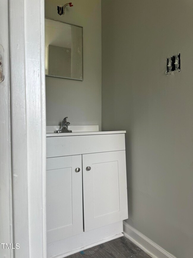 8D43003B-38DB-403C-8FCC-BD596CFD226B