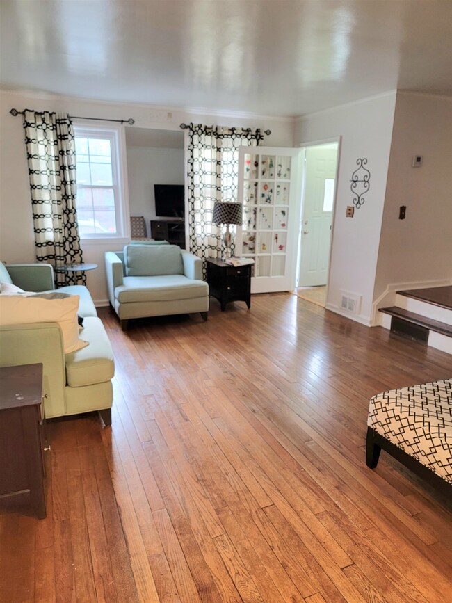 304 Stevens Ave, Jersey City, NJ 07305 - photo 6