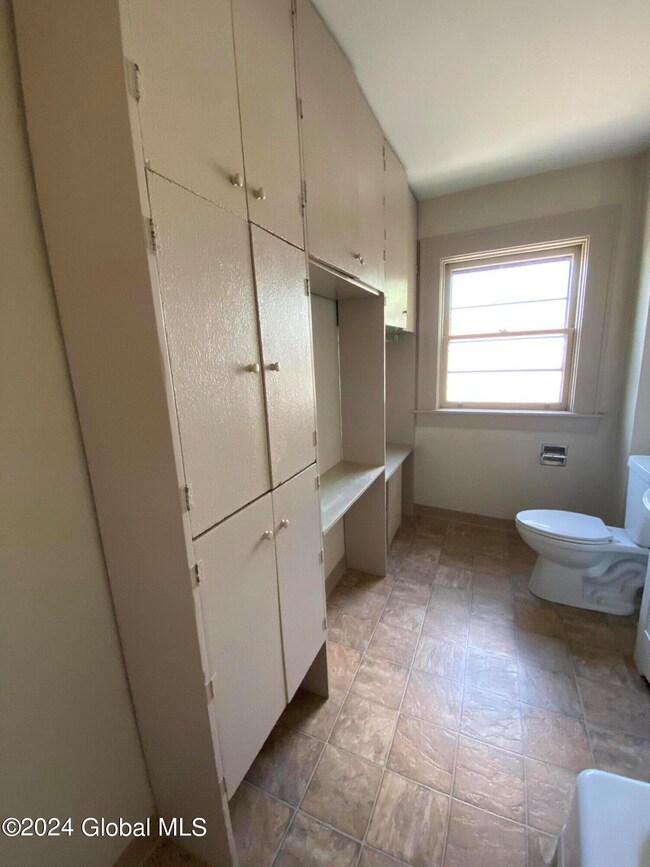 461 State St unit 3R, Albany, NY 12203 - photo 6