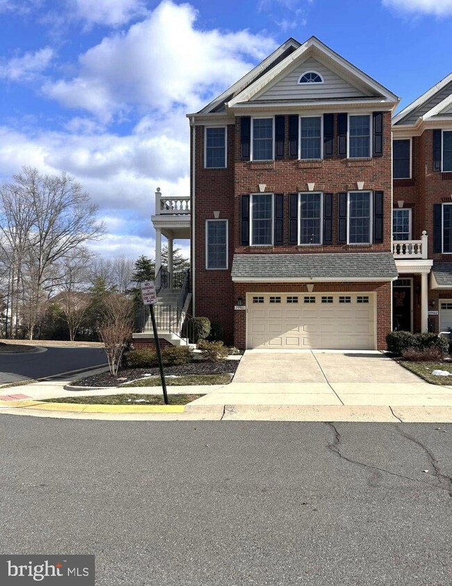 25560 Creekmore Terrace, Chantilly, VA 20152 - photo 2