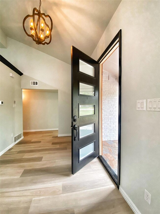 5700 Conejos Dr, Granbury, TX 76049 - photo 2