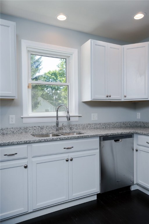 25 Pawtuxet Ave, Warwick, RI 02888 - photo 3