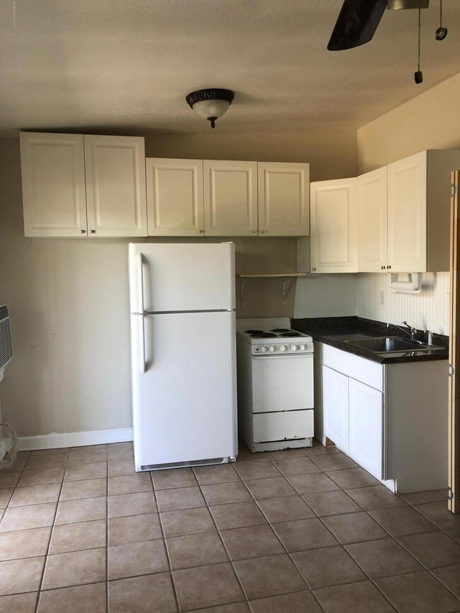 490 S Orlando Ave unit 27, Cocoa Beach, FL 32931 - photo 2