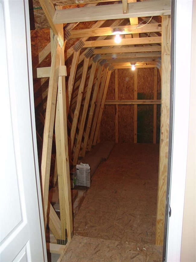 Large Floored Storage off Bonus Room with Full Siz
