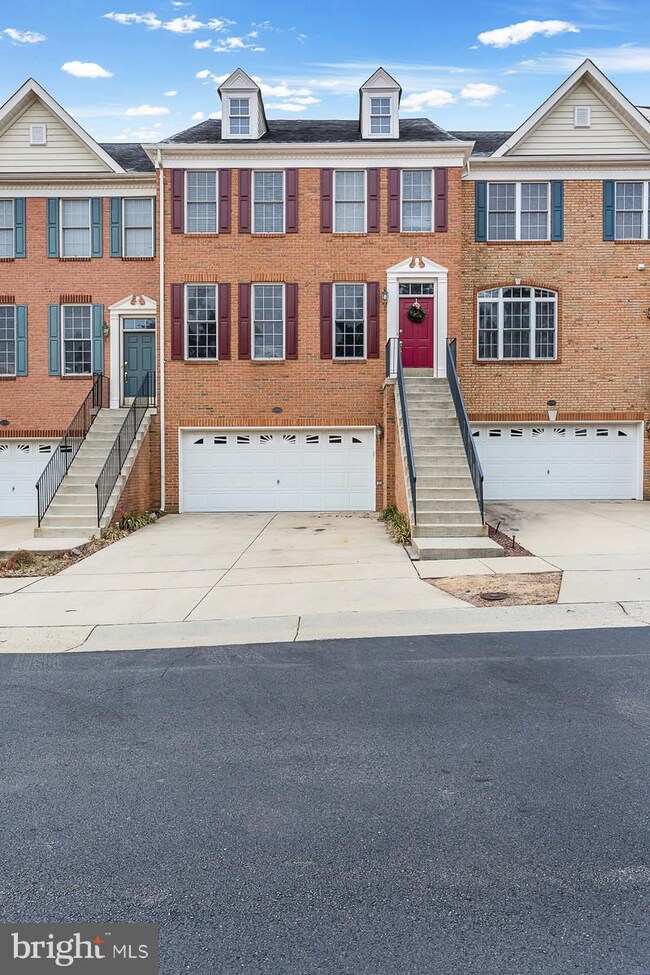 42917 Olander Square, Chantilly, VA 20152 - photo 2