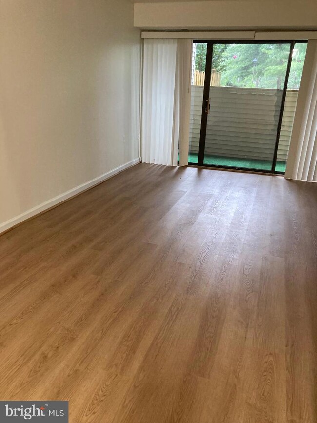 8718 Village Square Dr unit 11/8718, Alexandria, VA 22309 - photo 4