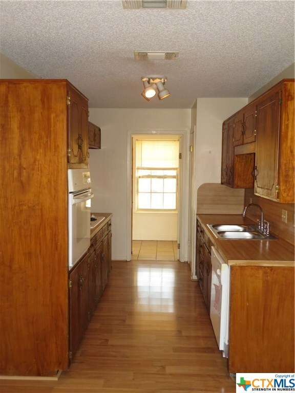 2720 Phyllis Dr, Copperas Cove, TX 76522 - photo 4