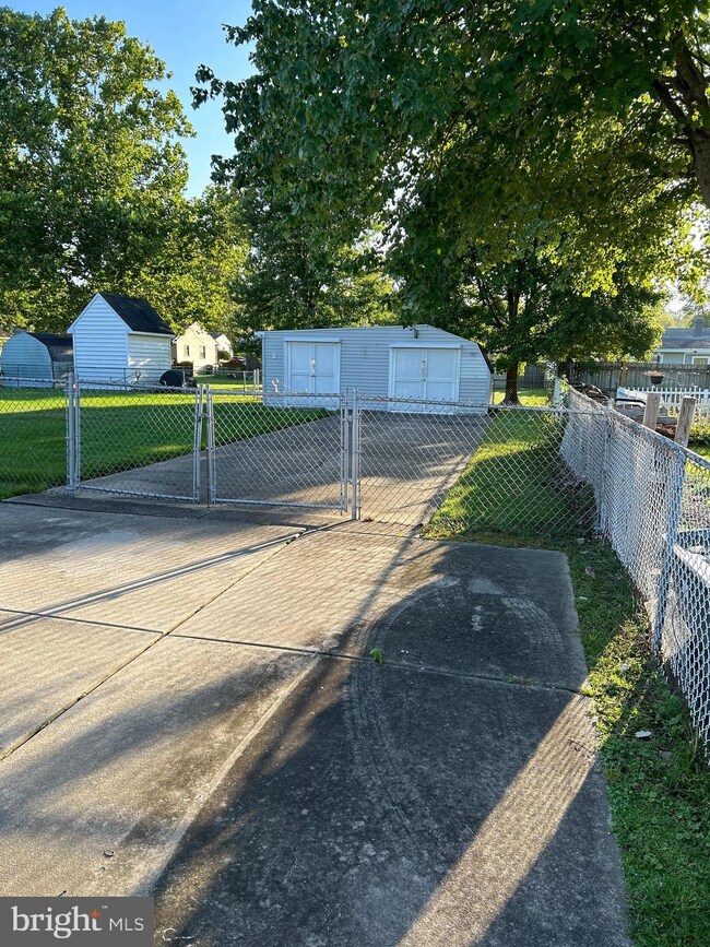 608 Cornwall Rd, Sewell, NJ 08080 - photo 3