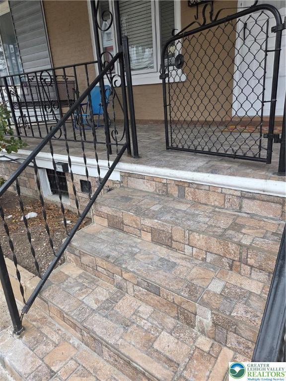 1015 S 7th St unit 1, Allentown, PA 18103 - photo 2