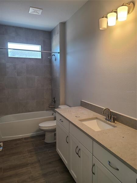 5241 Lake Venice Dr, Wimauma, FL 33598 - photo 7