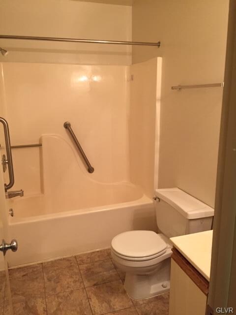 150 W Center St unit 1C, Nazareth, PA 18064 - photo 4