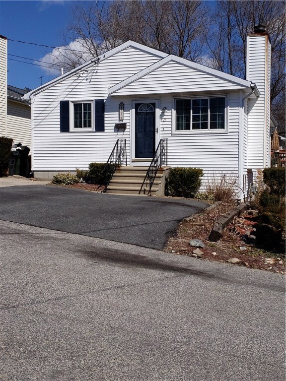 25 Ophelia St, Providence, RI 02909 - photo 2