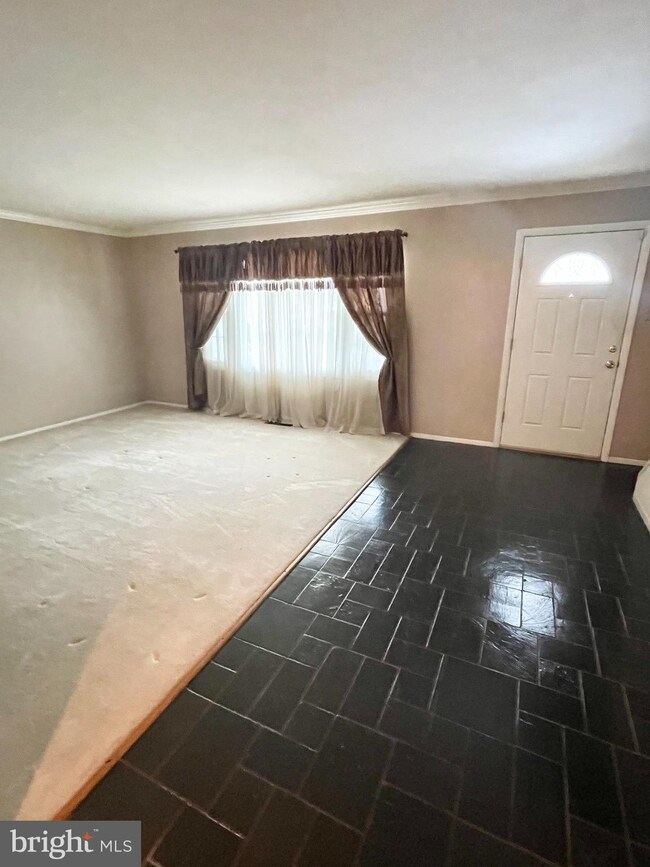 12711 Hoven Ln, Bowie, MD 20716 - photo 4