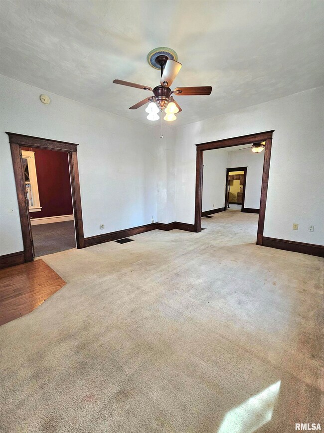 616 N Sherman St, Lincoln, IL 62656 - photo 5