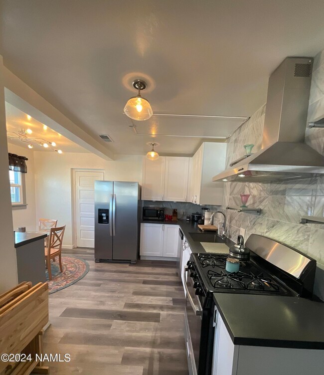 318 N Hicks Ave, Winslow, AZ 86047 - photo 4