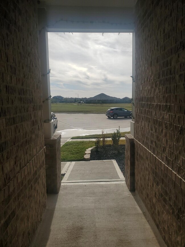 1208 Mare Stable Ct, Alvin, TX 77511 - photo 4